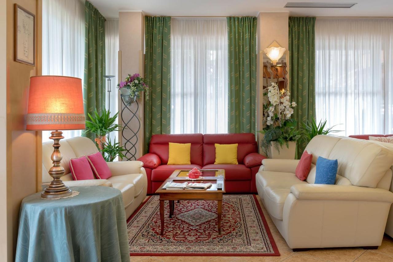 Hotel Apollo Rimini Bagian luar foto
