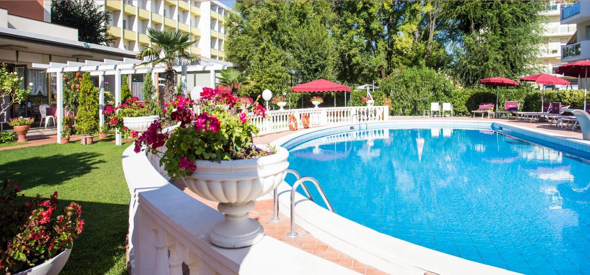 Hotel Apollo Rimini Bagian luar foto